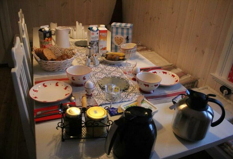 חדר סטנדרט לשלושה, Ekorregården