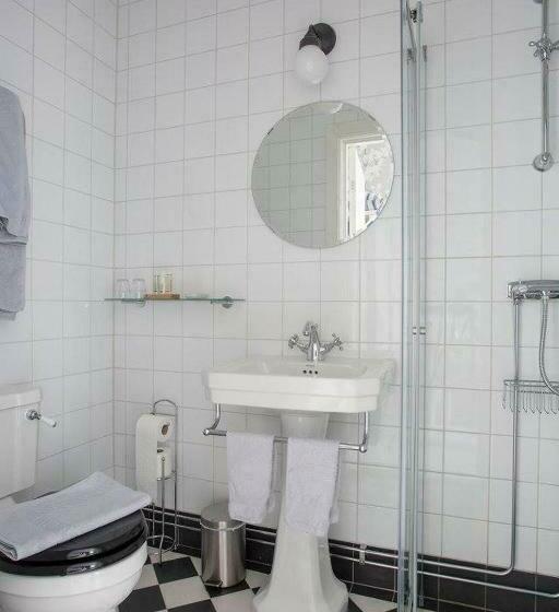 غرفة قياسية, Norrfly Herrgård