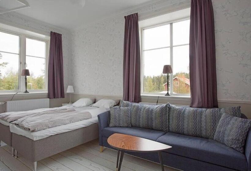 غرفة عائلية, Norrfly Herrgård