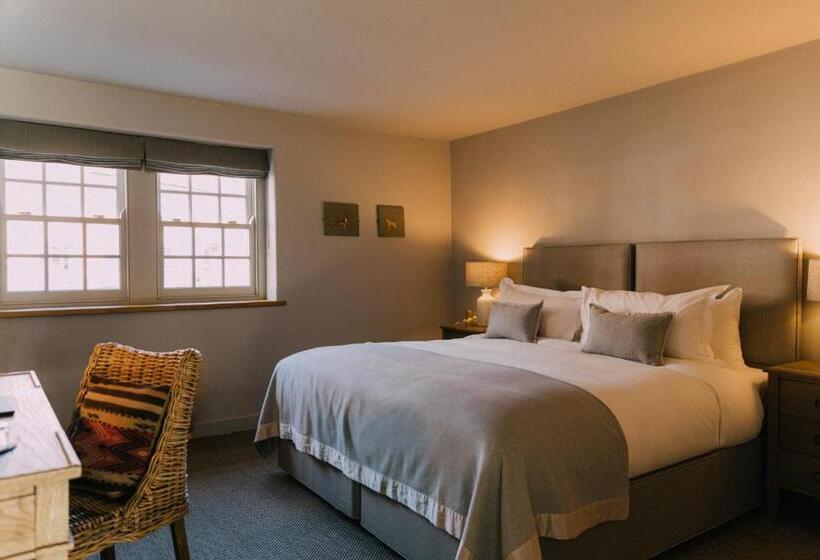 豪华房间, The Pointer