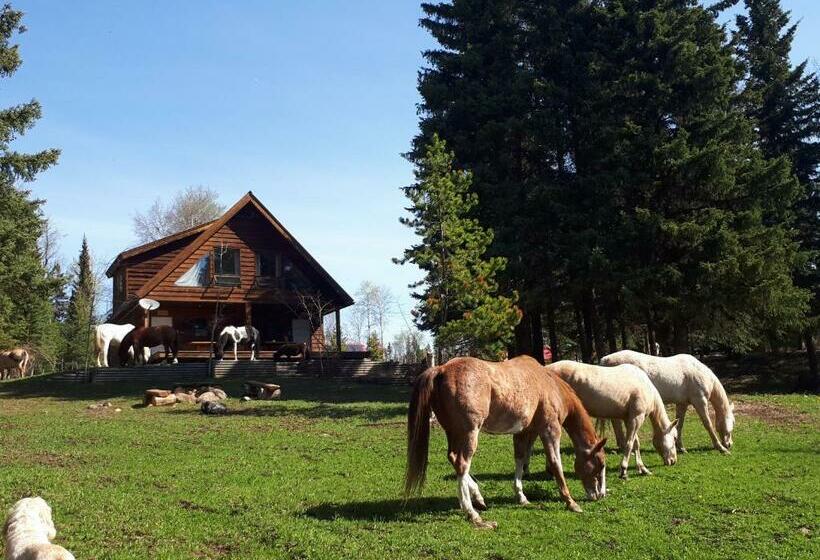 Suite with lake view, Wettstone Guest Ranch