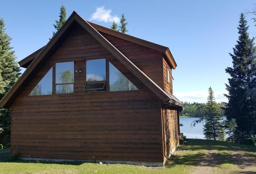 Suite with lake view, Wettstone Guest Ranch
