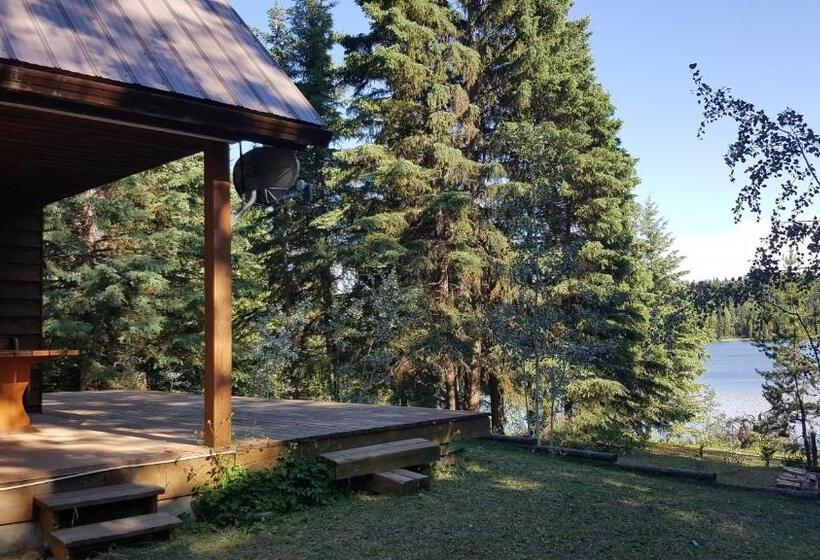 Suite with lake view, Wettstone Guest Ranch