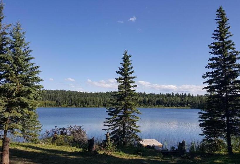 Suite with lake view, Wettstone Guest Ranch