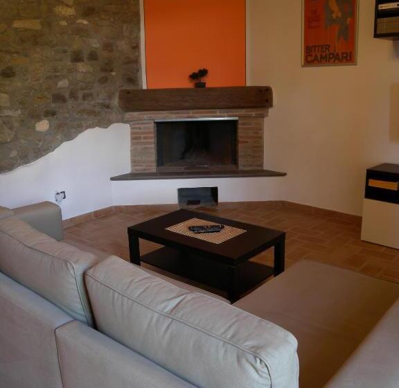 דירת חדר עם טרסה, Agriturismo Il Pino