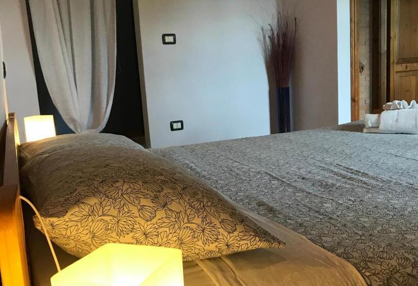 דירת חדר עם טרסה, Agriturismo Il Pino