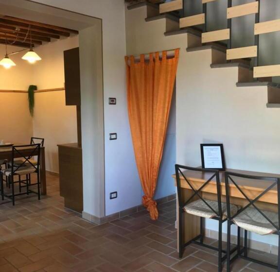 דירת חדר עם טרסה, Agriturismo Il Pino