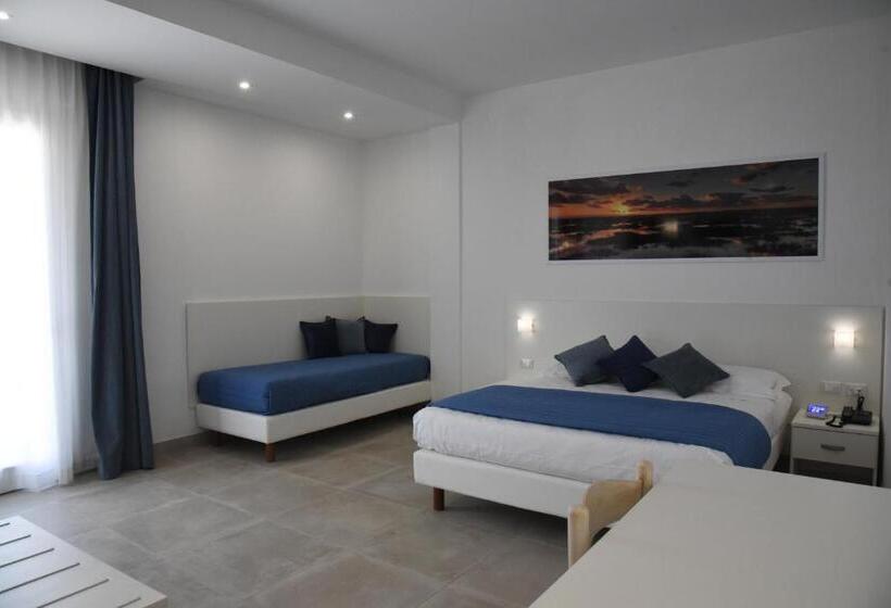 Номер Стандарт Трехместный, Belsito