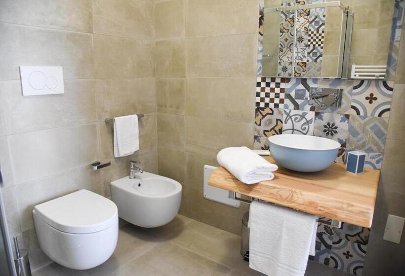 Номер Стандарт Трехместный, Belsito