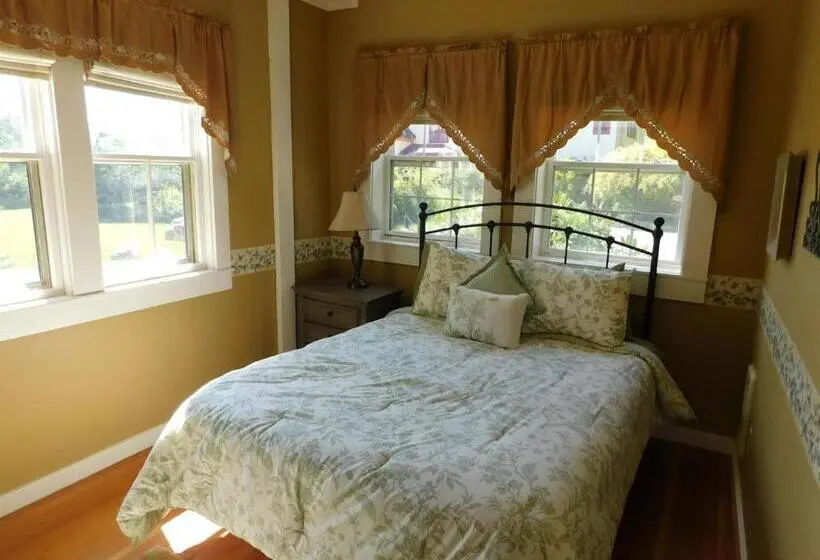 デラックススイート, Dominion Hill Country Inn