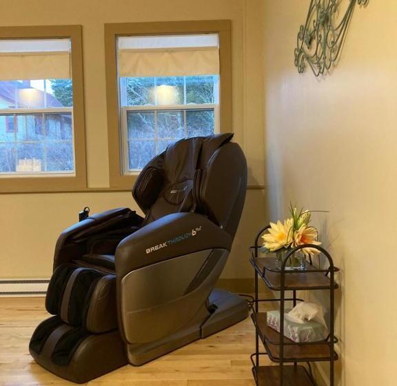 جناح ديلوكس, Dominion Hill Country Inn