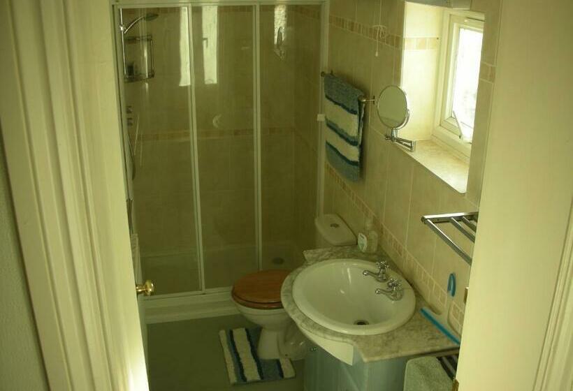 غرفة قياسية, The Cockatrice B&b