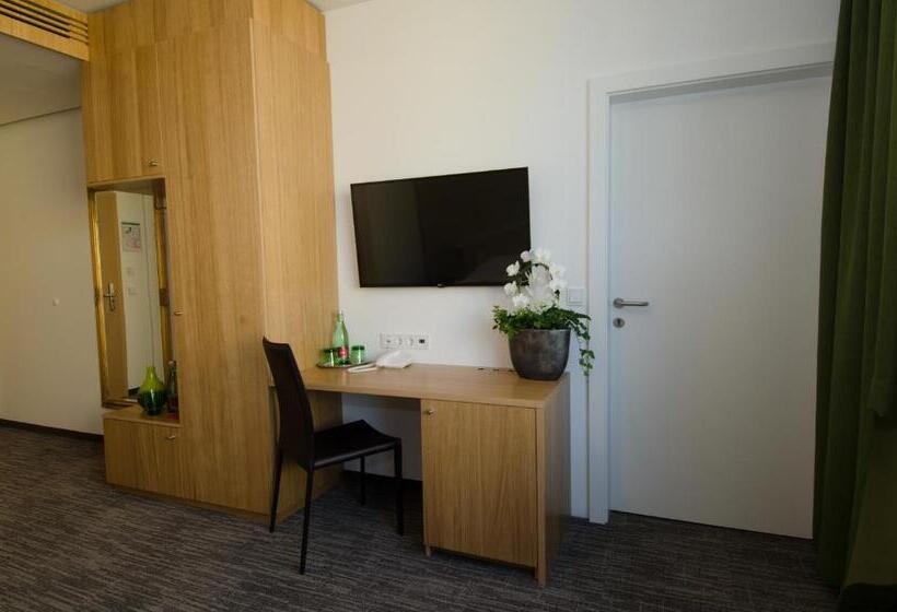 חדר משפתחתי סופריור, Hubertushof Fromwald Hotel Und Gasthof