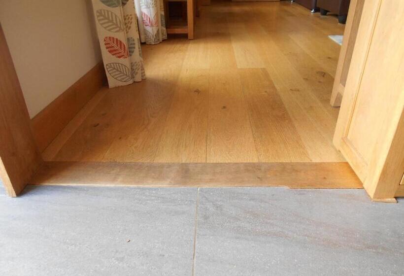 小室, Cotenham Barn