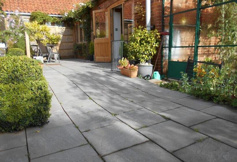 小室, Cotenham Barn