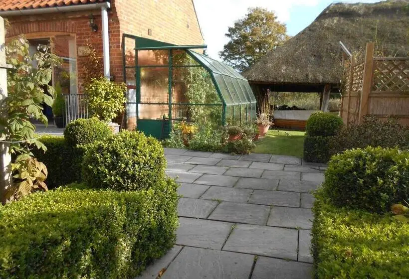キャビン, Cotenham Barn