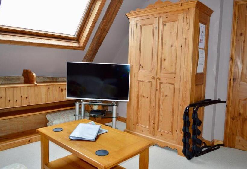 四人标准间, Cotenham Barn