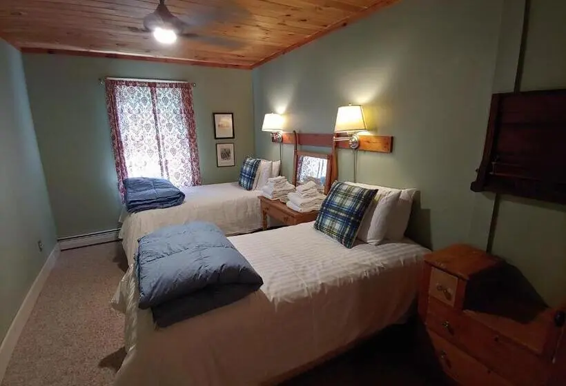 キングサイズベッドのスイートルーム, Keene Valley Lodge