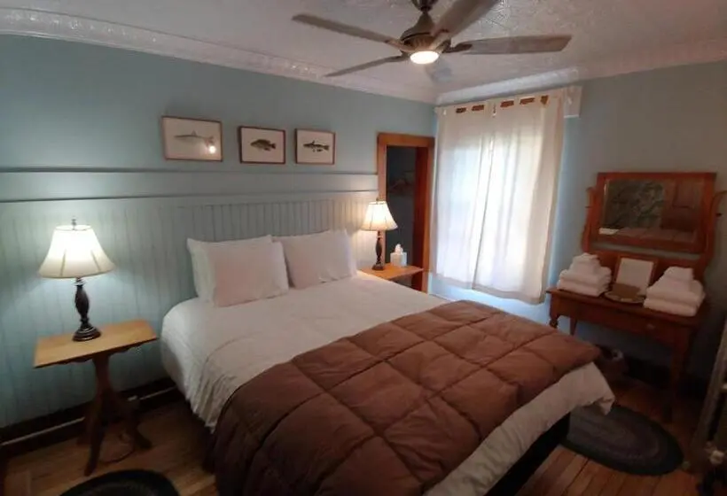 デラックススイート, Keene Valley Lodge