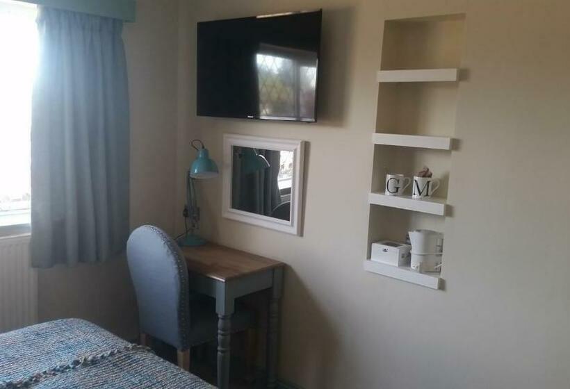 חדר סטנדרט, The Green Man Stanford