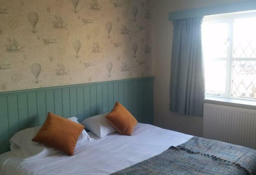 חדר סטנדרט, The Green Man Stanford