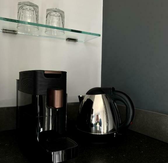 Номер Deluxe Кровать Кинг, The Three Pickerels