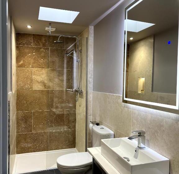 Номер Deluxe Кровать Кинг, The Three Pickerels