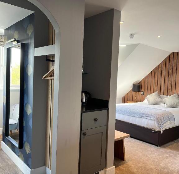 Номер Deluxe Кровать Кинг, The Three Pickerels