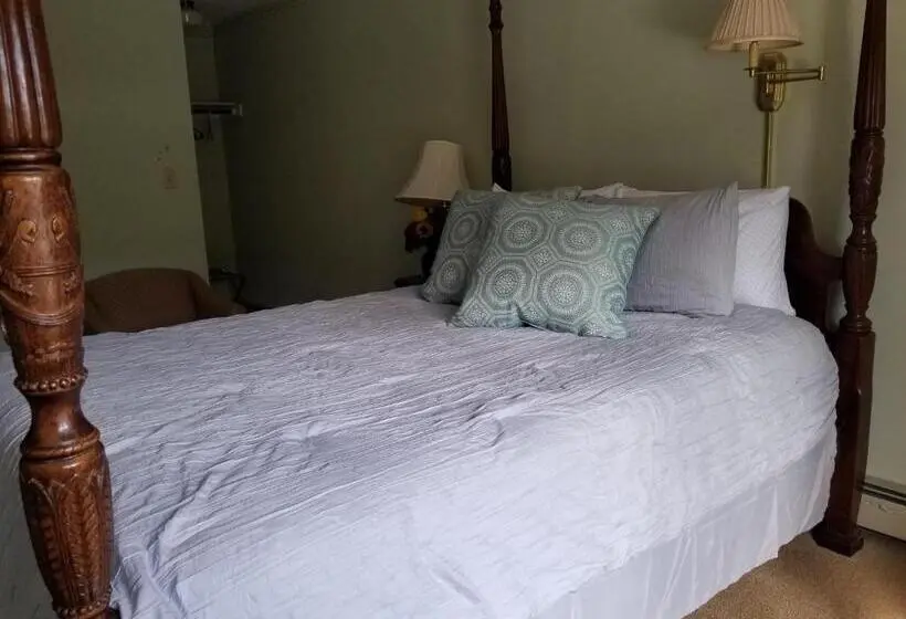 スタンダードルーム, Hawk Mountain Bed & Breakfast