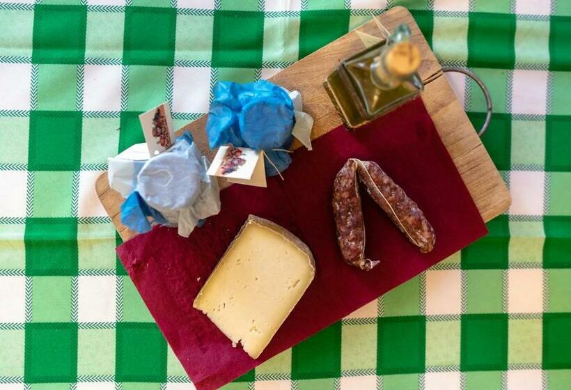 带1个卧室的带阳台的公寓, Agriturismo La Fonte