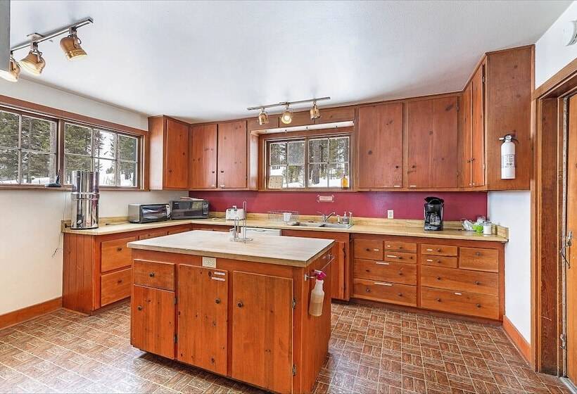 شقة غرفة واحدة, Diamond Belle Guest Ranch