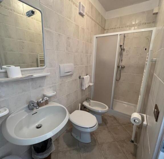 חדר בסיסי, D La Varda Di Topran D Agata Paolo &c Sas