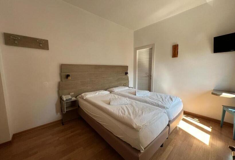 חדר בסיסי, D La Varda Di Topran D Agata Paolo &c Sas