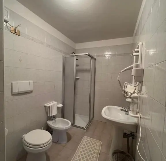 Standard Kolmen Hengen Huone Parveke, D La Varda Di Topran D Agata Paolo &c Sas