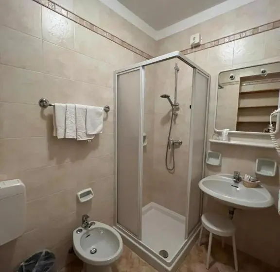 Standard Neljän Hengen Huone, D La Varda Di Topran D Agata Paolo &c Sas