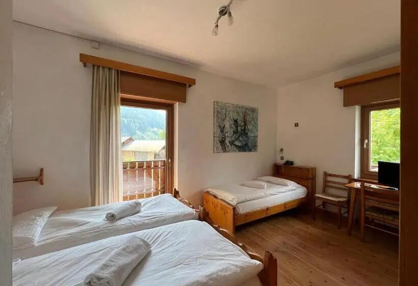 Basic Kolmen Hengen Huone, D La Varda Di Topran D Agata Paolo &c Sas