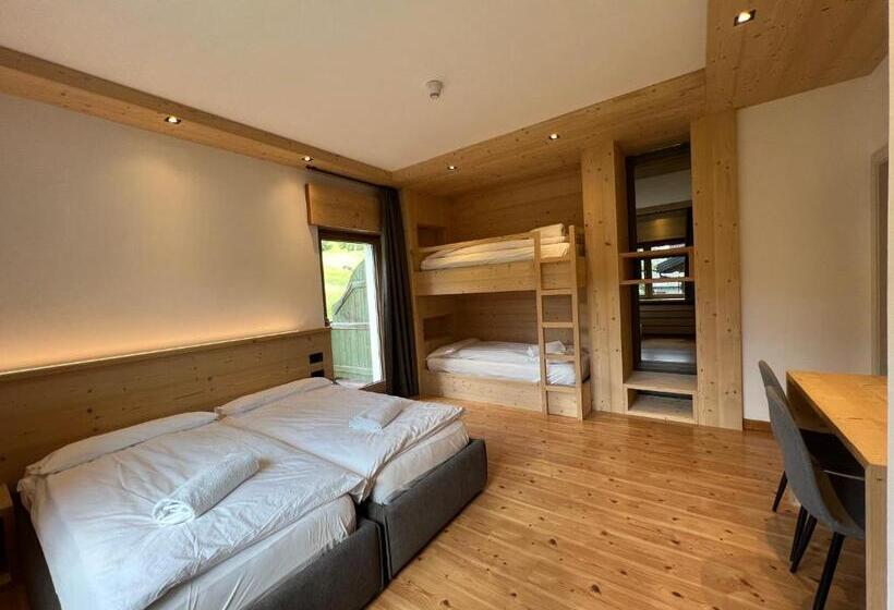 带阳台标准四人间, D La Varda Di Topran D Agata Paolo &c Sas