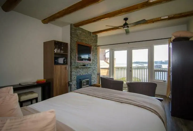 キングサイズベッドのスイートルーム, Galiano Oceanfront Inn & Spa