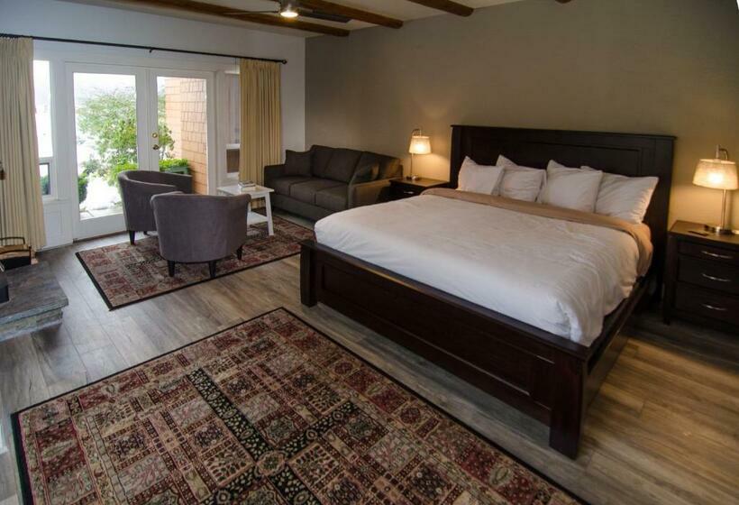 带大床的标准工作室, Galiano Oceanfront Inn & Spa