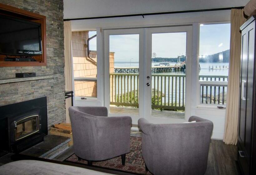 带大床的套房, Galiano Oceanfront Inn & Spa