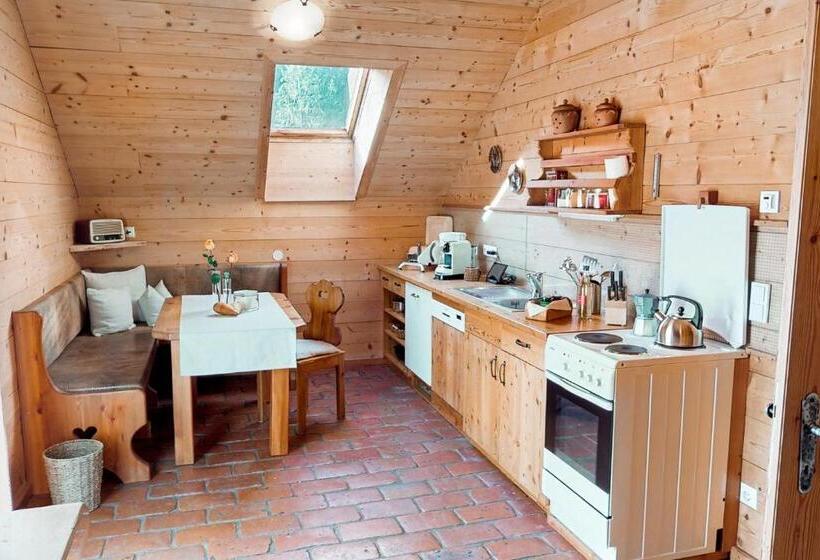 جناح مزوَّد بشرفة, Landgut Moserhof