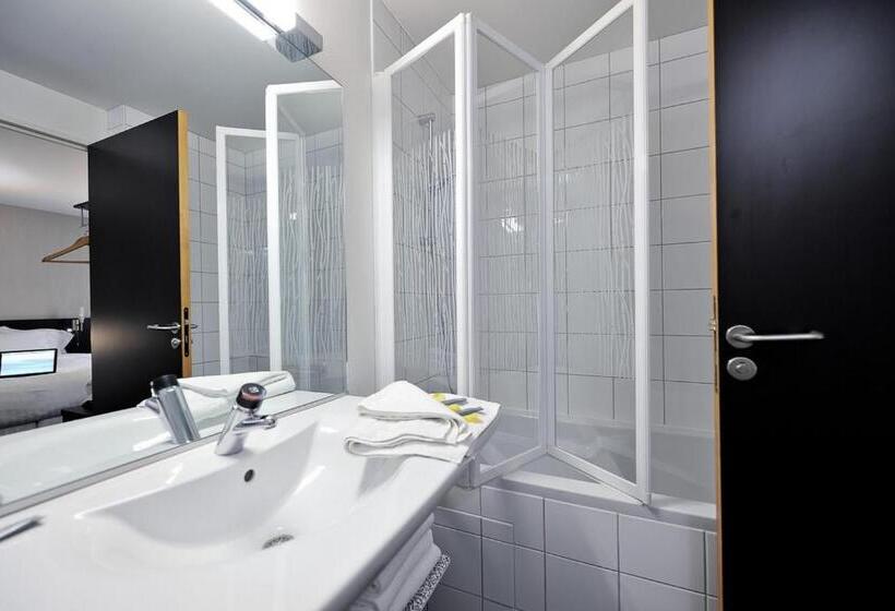 חדר סטנדרט לשלושה, Le Saint Pierre