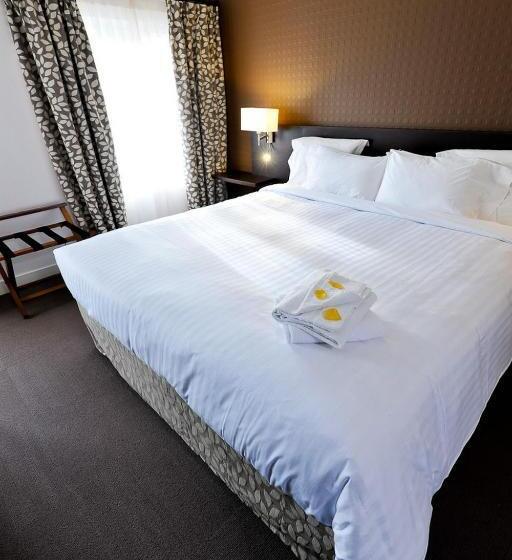 חדר משפחתי, Le Saint Pierre