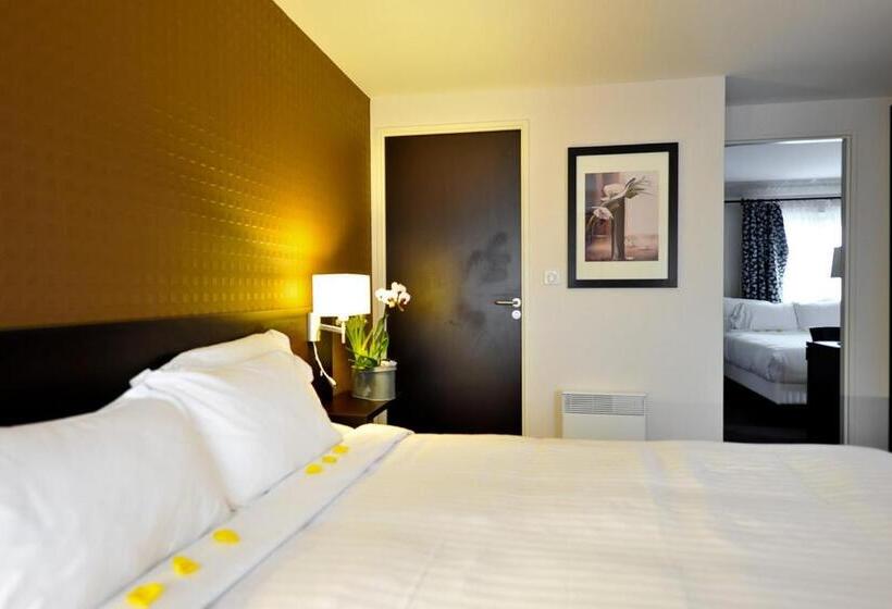 חדר משפחתי, Le Saint Pierre