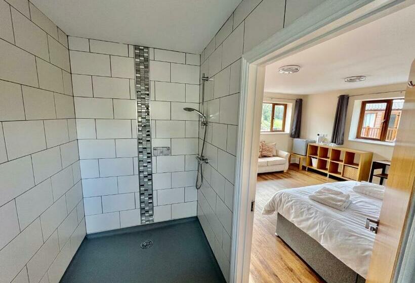 Quarto Estandar, Lillypool Farm