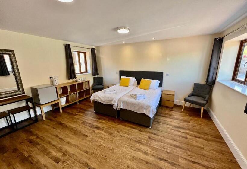 غرفة قياسية, Lillypool Farm