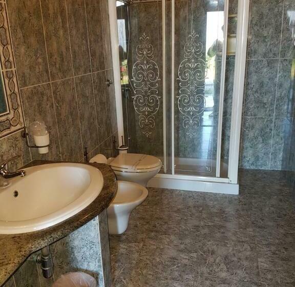 スタンダードルーム, Sardus Pater