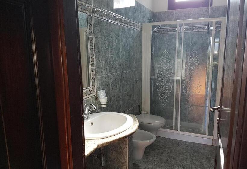 スタンダード４人部屋, Sardus Pater