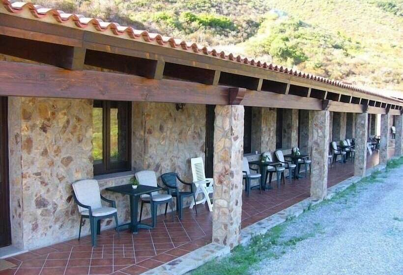 スタンダード４人部屋, Sardus Pater