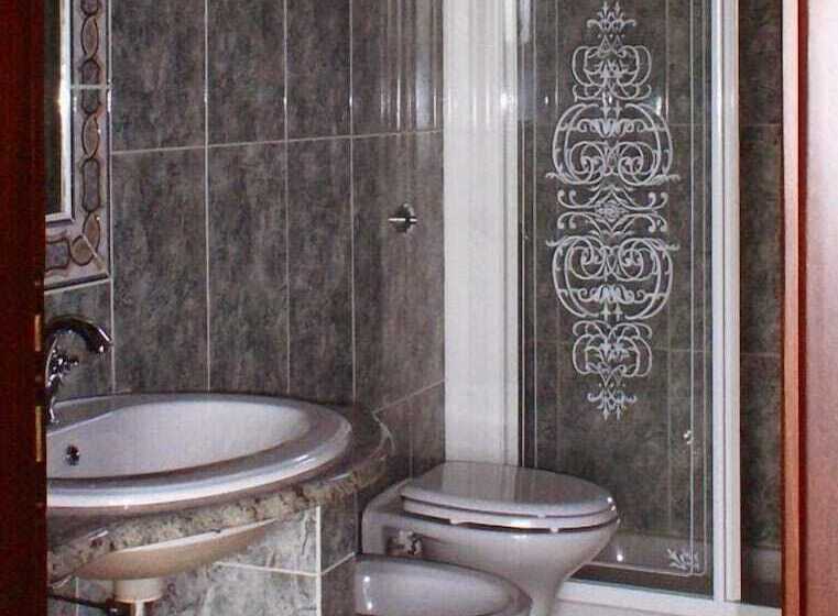 スタンダードトリプルルーム, Sardus Pater